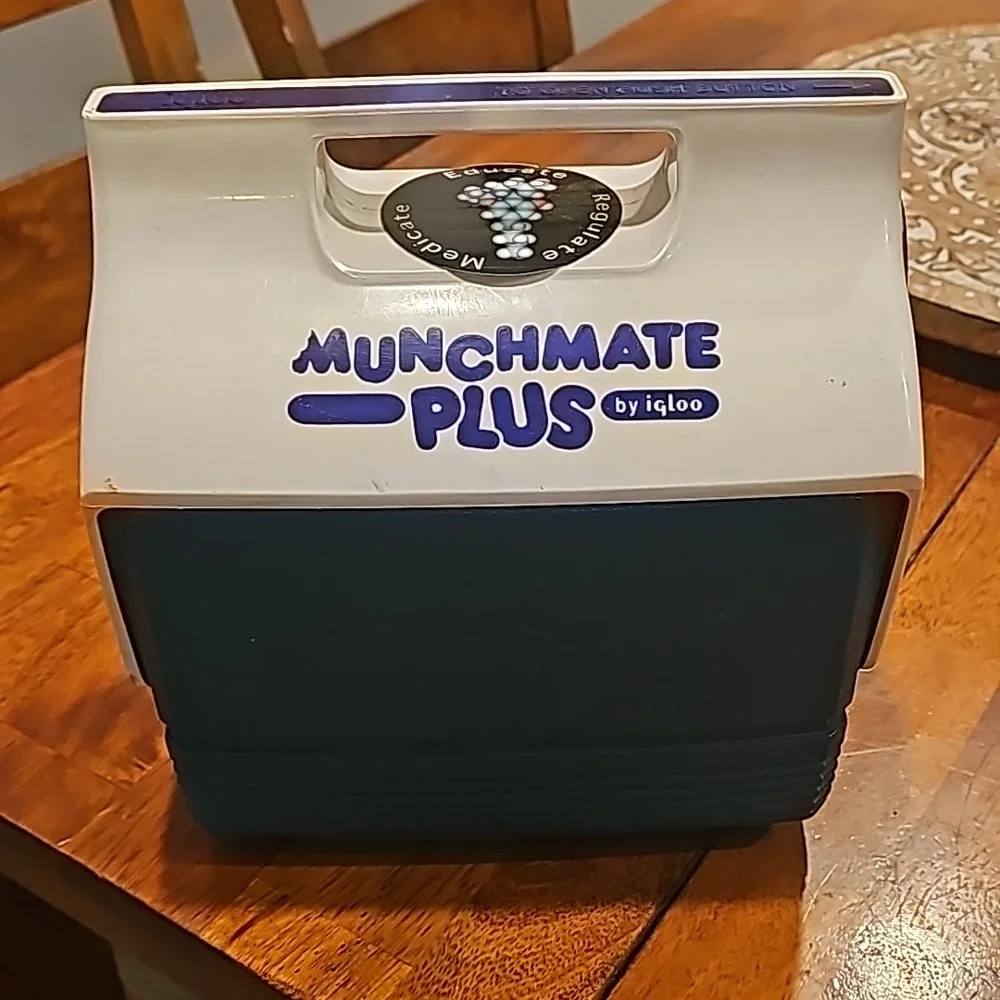 MUNCHMATE PLUS by Igloo Blue/green and White Cooler. - Picture 3 of 7